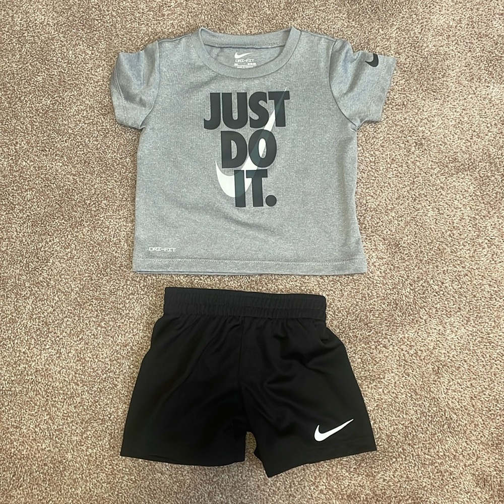 Nike 2 piece set- baby boy 18month like new